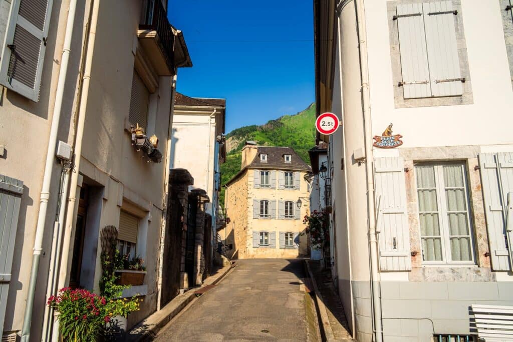 rue de Luz Saint Sauveur