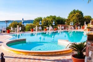 Pourquoi choisir un camping avec piscine dans les Alpes-de-Haute-Provence