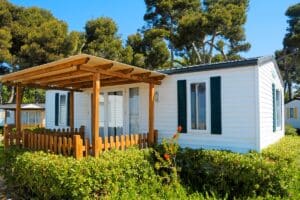 Devenez propriétaire d’un mobil home en camping pour des vacances prolongées