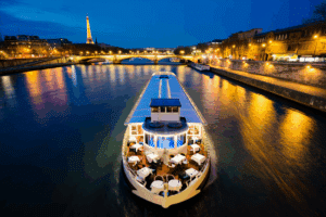 Restaurant croisière sur la Seine