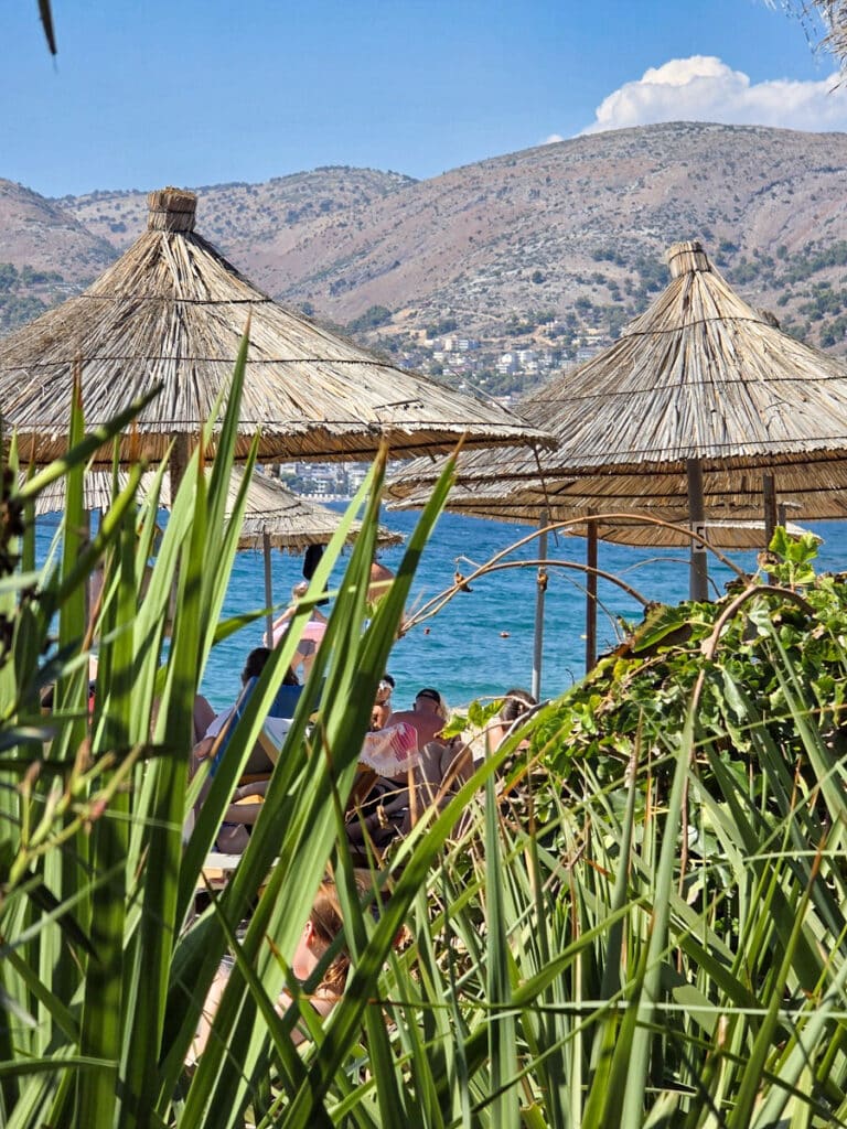parasols de mango beach