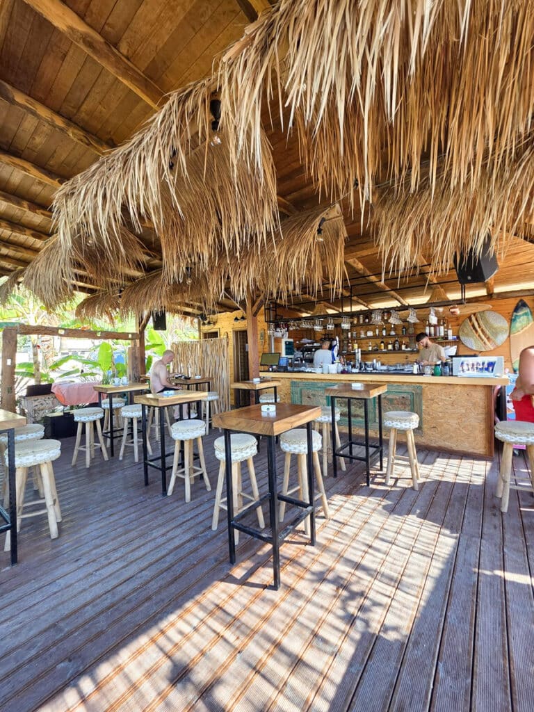 bar de mango beach