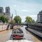 bateau sur la Seine à Paris