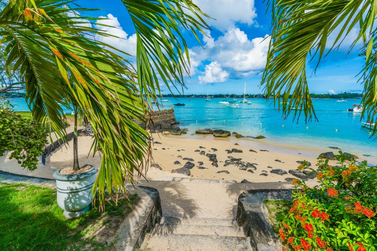 plage publique à Grand Baie île Maurice
