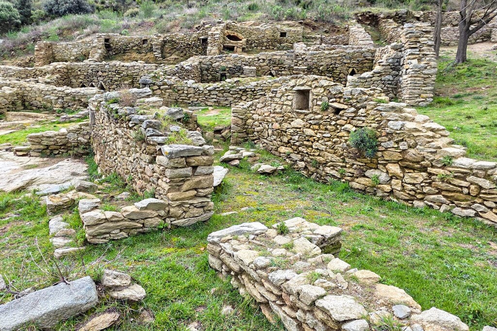 village en ruine de Santa Creu de Rodes