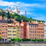 vue sur Lyon et ses maisons colorées