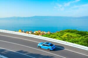 voiture sur une route en Turquie
