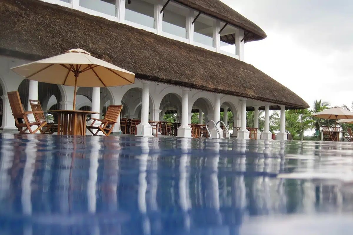 beau resort avec piscine