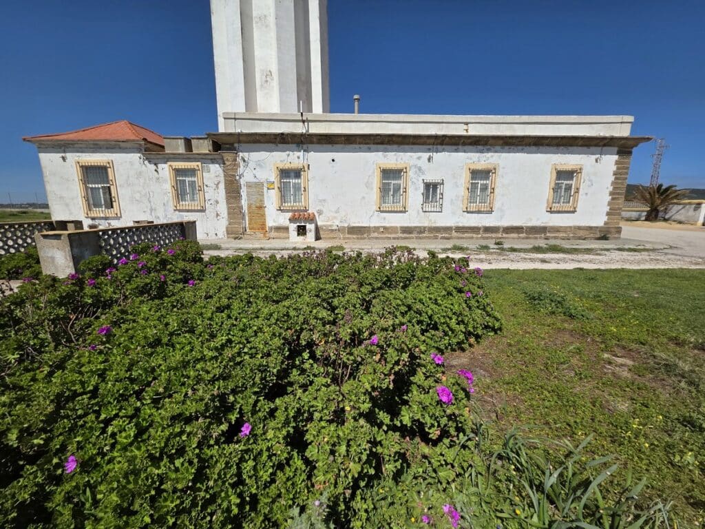 bas du phare de trafalgar