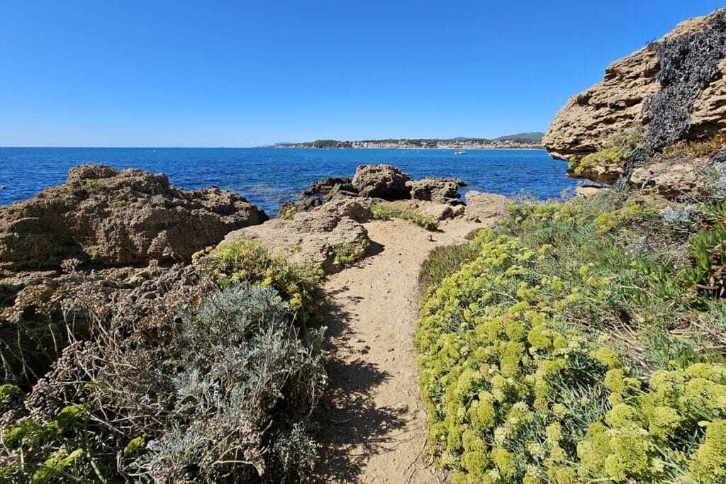 sentier côtier six fours les plages