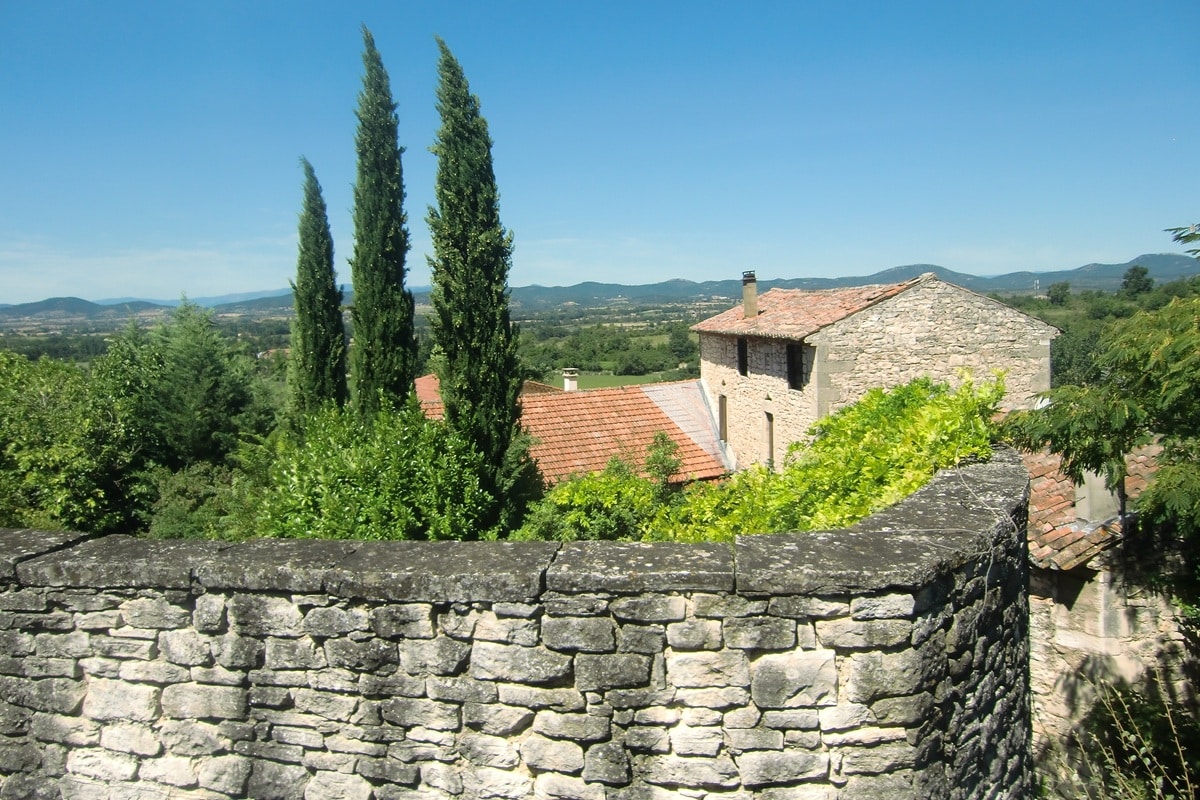 Vacances en Ardèche : hébergements, conseils et idées de visites pour un séjour réussi