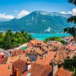 toits en tuiles des maisons de Annecy