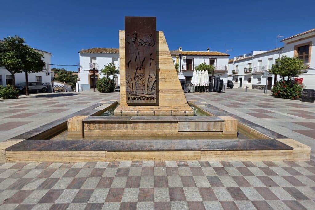 monument à l'immigration sur la Plaza de la Constitución