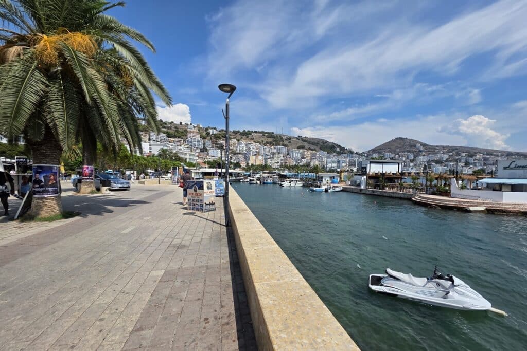 bord de mer à Saranda