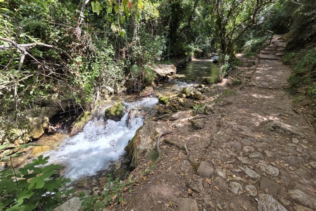 petite cascade au sentier Rio Majaceite