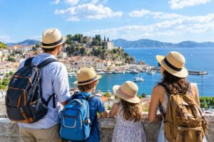 famille en voyage en Grèce